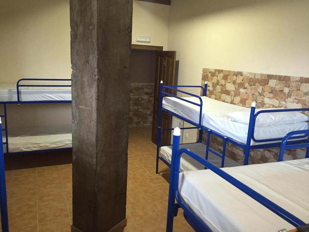 Albergue Santo Tomas De Canterbury Леон Екстериор снимка
