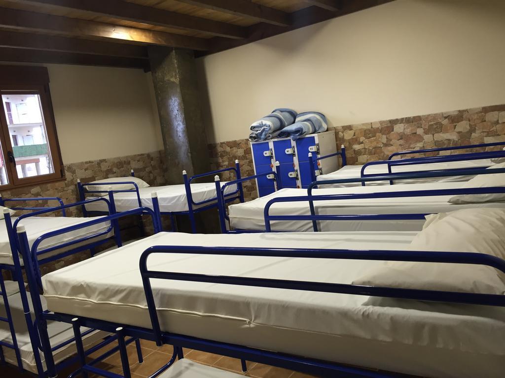 Albergue Santo Tomas De Canterbury Леон Екстериор снимка