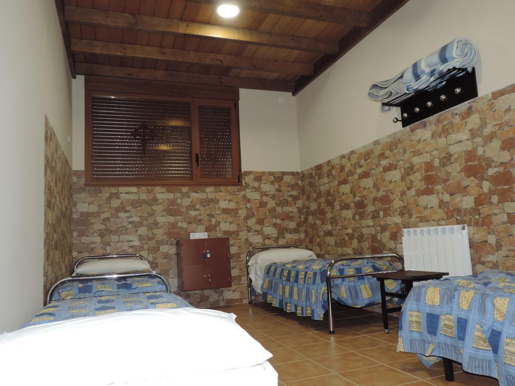 Albergue Santo Tomas De Canterbury Леон Екстериор снимка