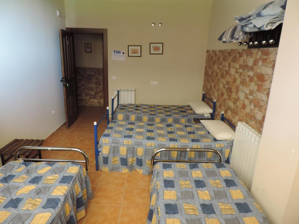 Albergue Santo Tomas De Canterbury Леон Екстериор снимка