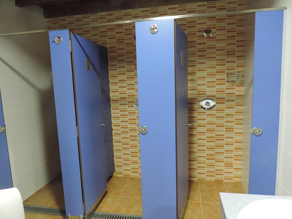 Albergue Santo Tomas De Canterbury Леон Екстериор снимка