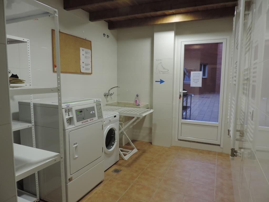 Albergue Santo Tomas De Canterbury Леон Екстериор снимка