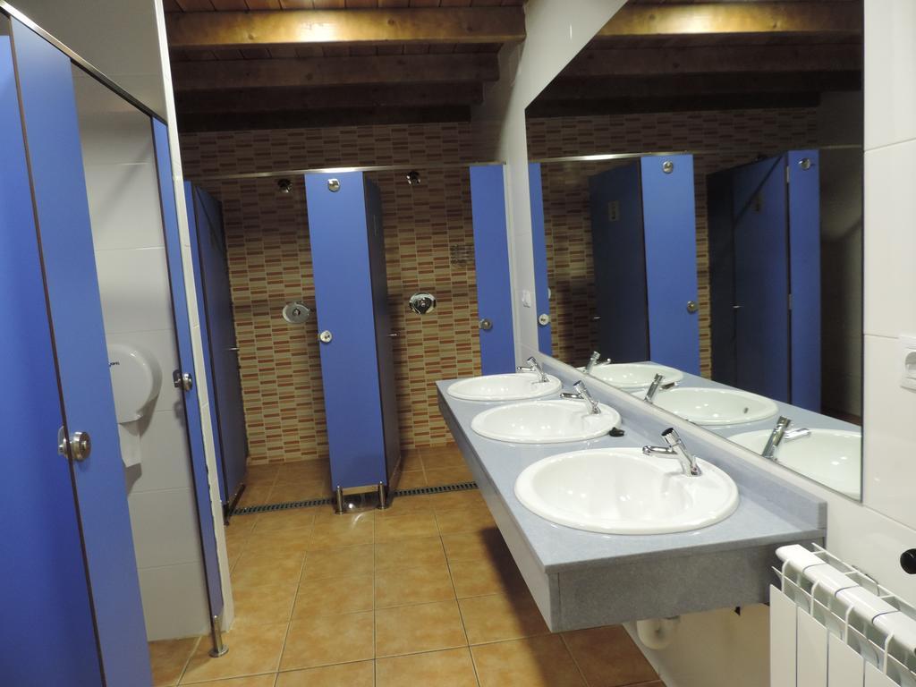 Albergue Santo Tomas De Canterbury Леон Екстериор снимка
