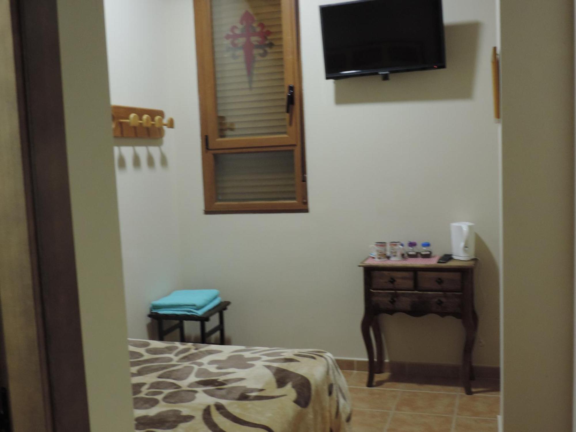 Albergue Santo Tomas De Canterbury Леон Екстериор снимка