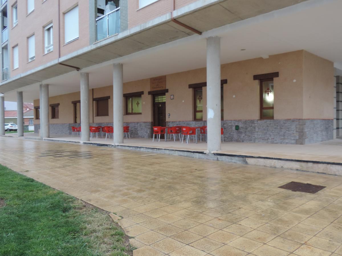 Albergue Santo Tomas De Canterbury Леон Екстериор снимка